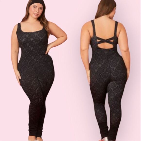 Hello Kitty & Friends x Forever 21 Plus Size Active Hello Kitty Jumpsuit - Picture 2 of 4